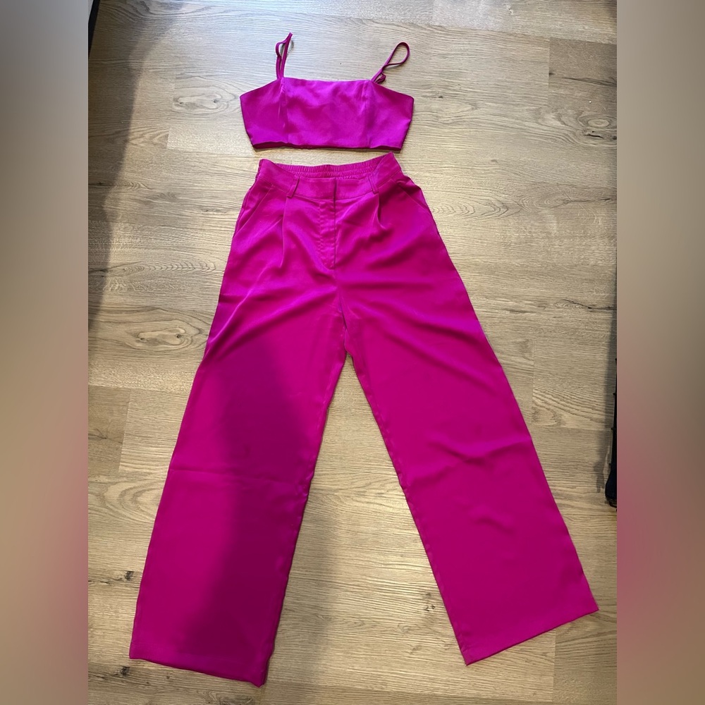House of Harlow Fuschia trouser and crop top set